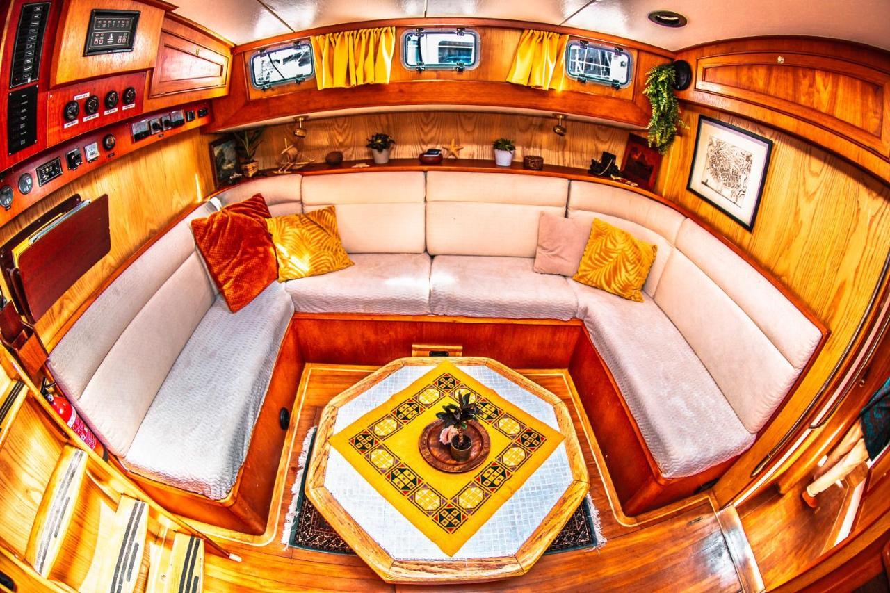 弗利辛恩 Zeilschip Lucia酒店 外观 照片