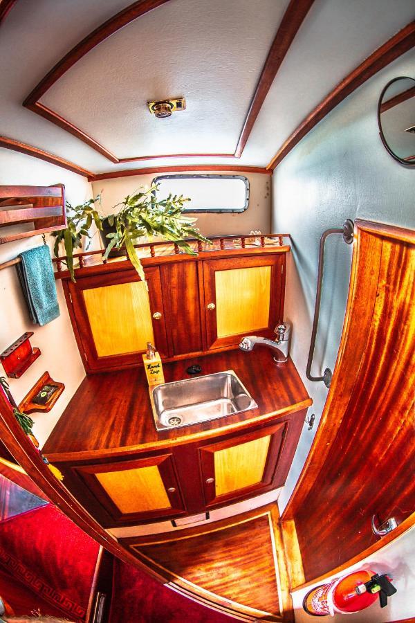 弗利辛恩 Zeilschip Lucia酒店 外观 照片