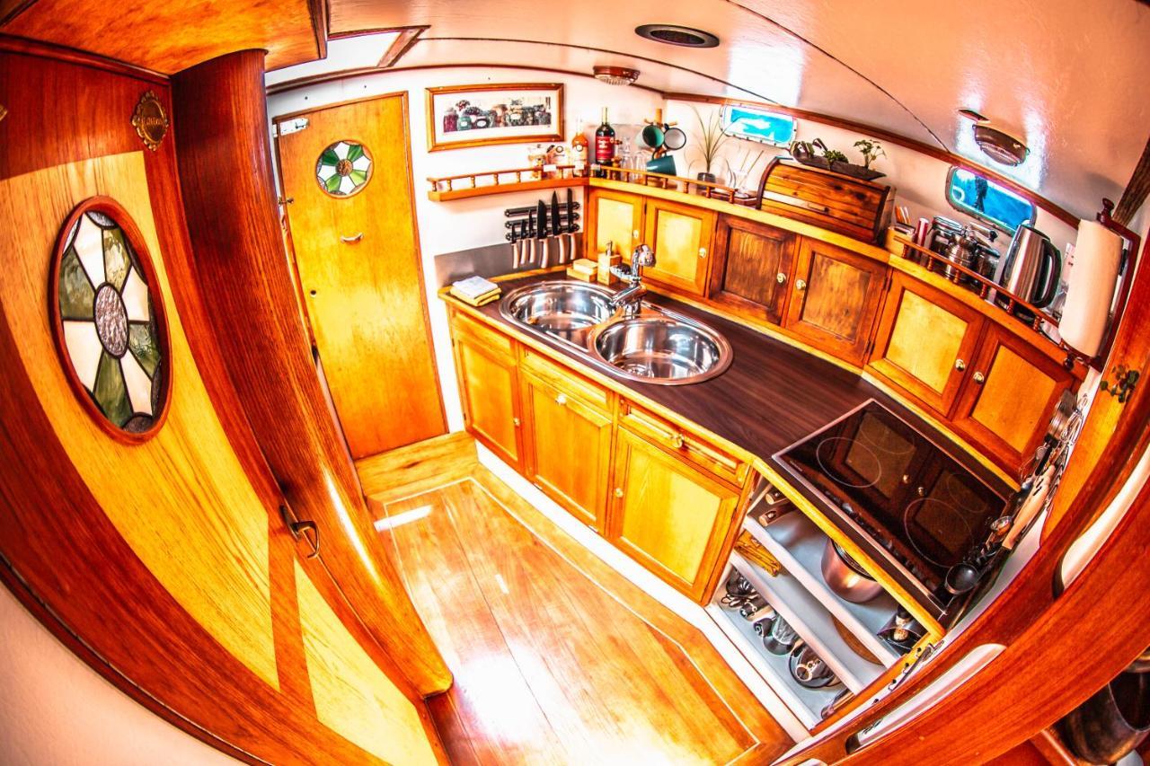 弗利辛恩 Zeilschip Lucia酒店 外观 照片